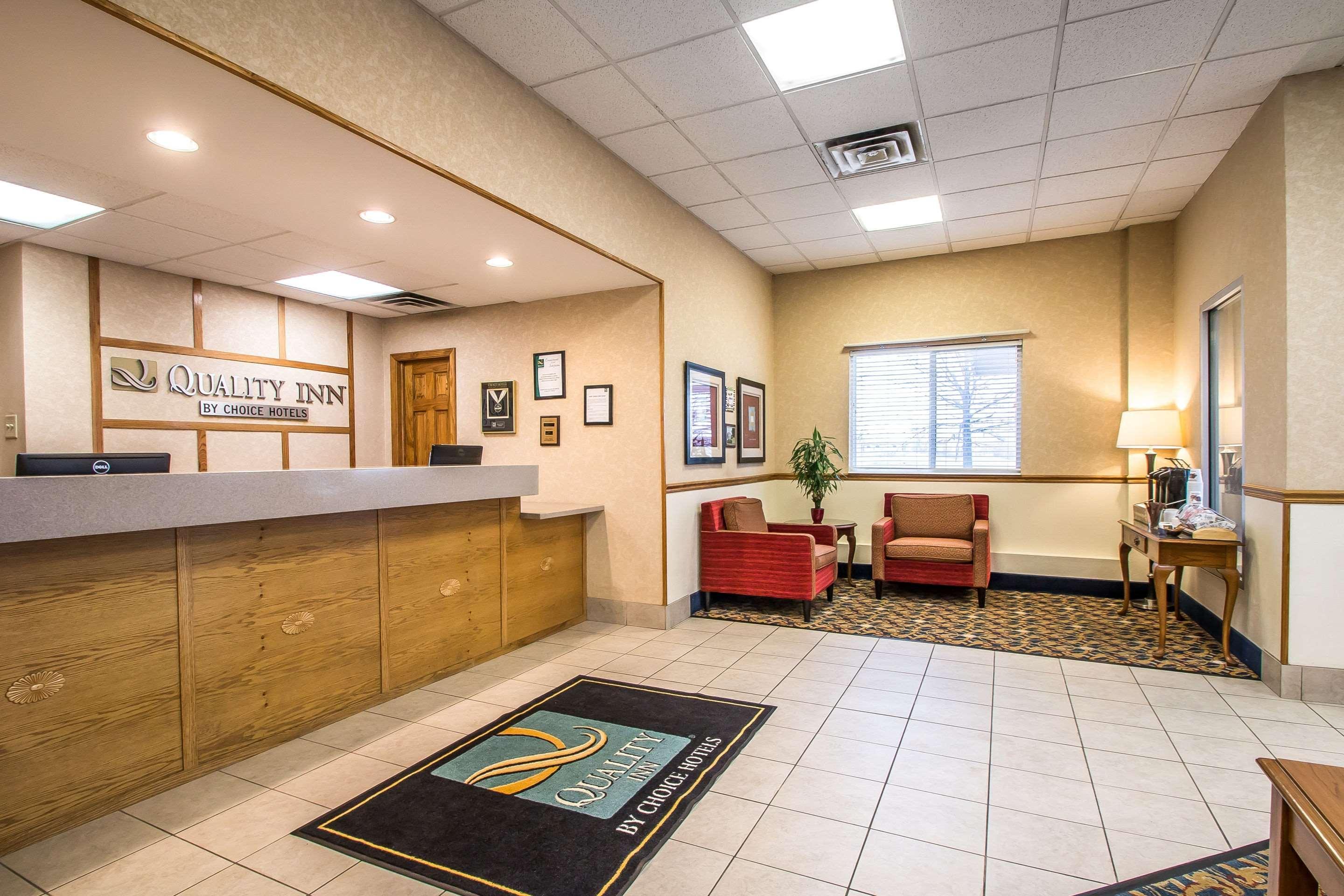 Quality Inn Morris I-80 Екстериор снимка
